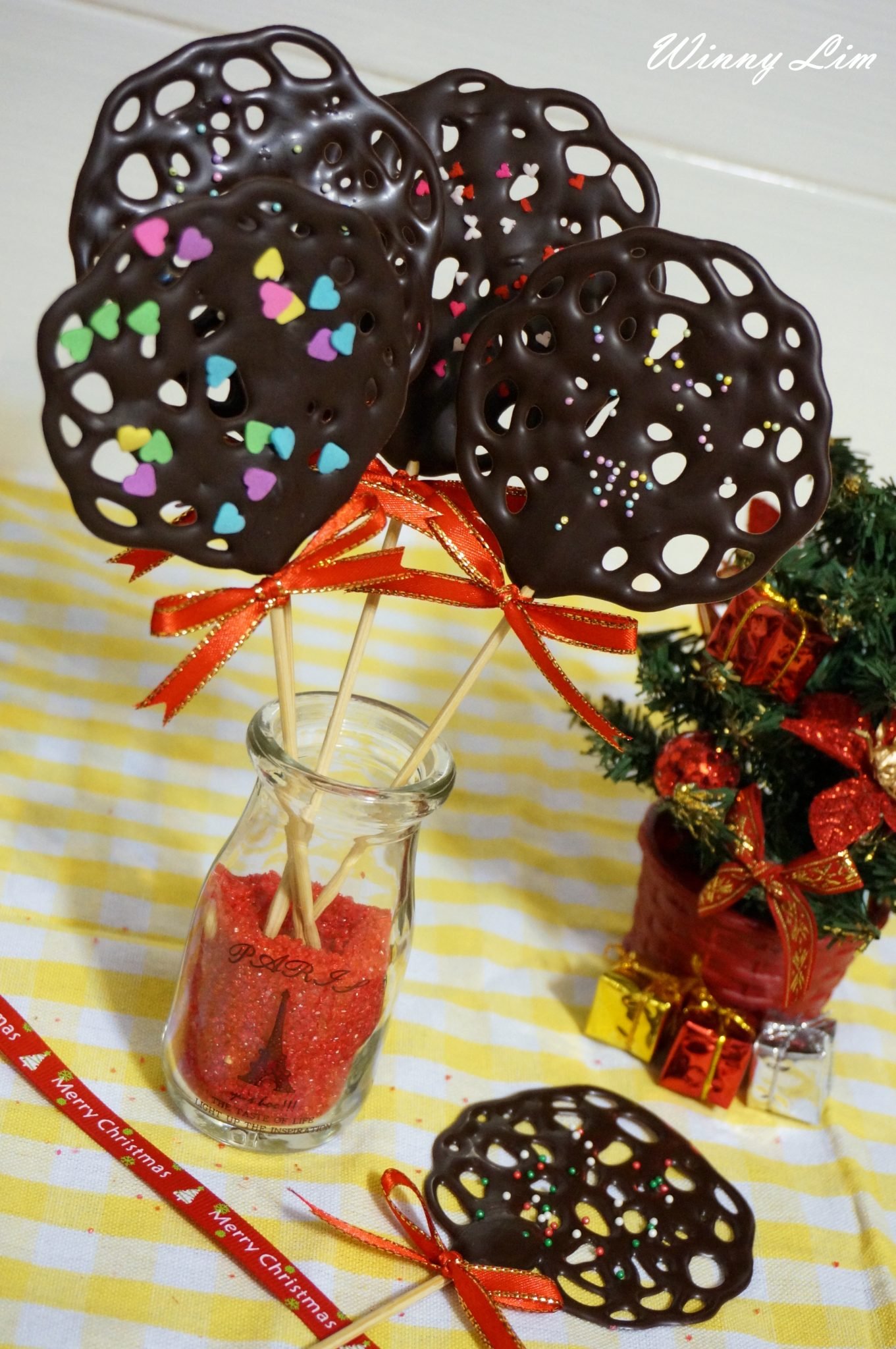 Chocolate Lace Lollipops (1)